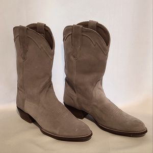 CUERO gray leather boots